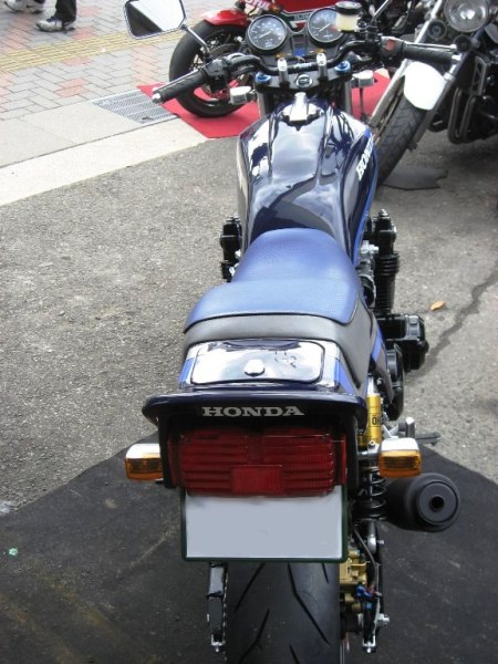 Xi l@CB900F 